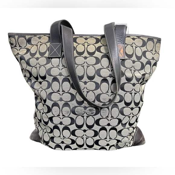 GUC Coach Large Signature Canvas Shoulder Tote - Picture 5 of 6